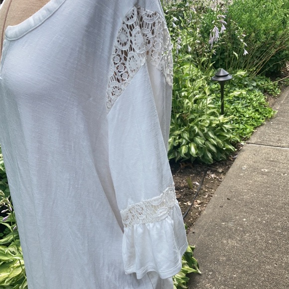 EVRI cream bell sleeve 1X women’s top - Picture 3 of 5